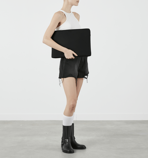 Lost In Berlin Tietokoneen suojatasku Lost In Berlin Tietokoneen suojatasku