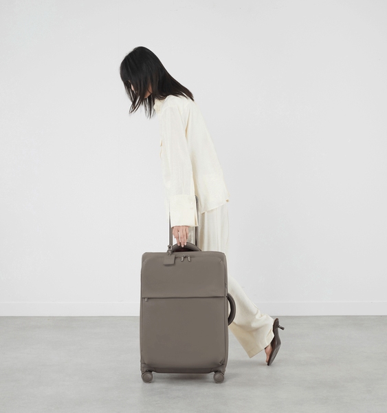 Lost In Berlin Keskikokoinen matkalaukku 63cm