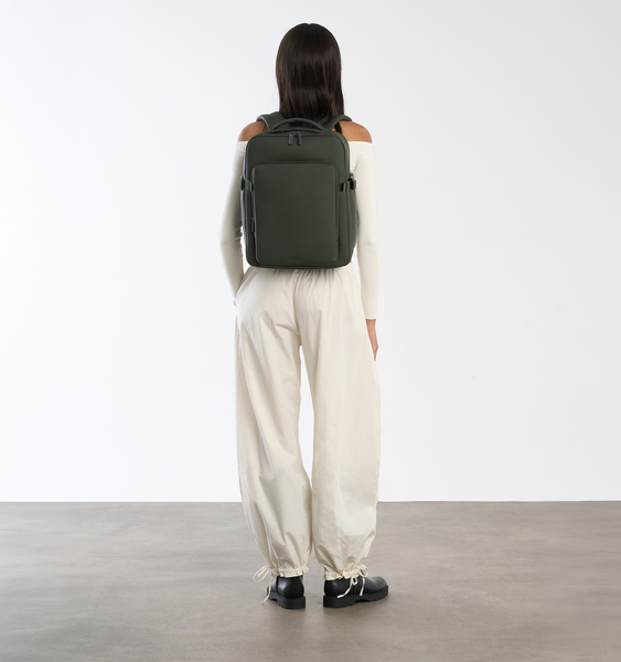 Lost In Berlin Reppu Pro 16"