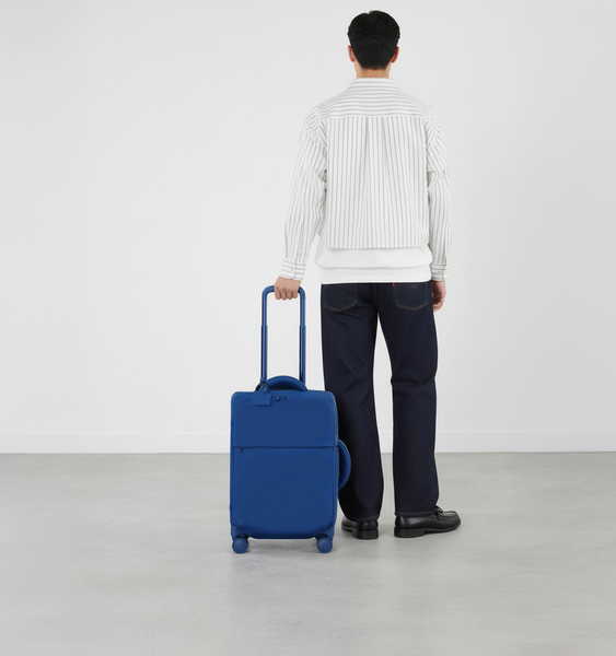 Lost In Berlin Lentolaukku 55cm