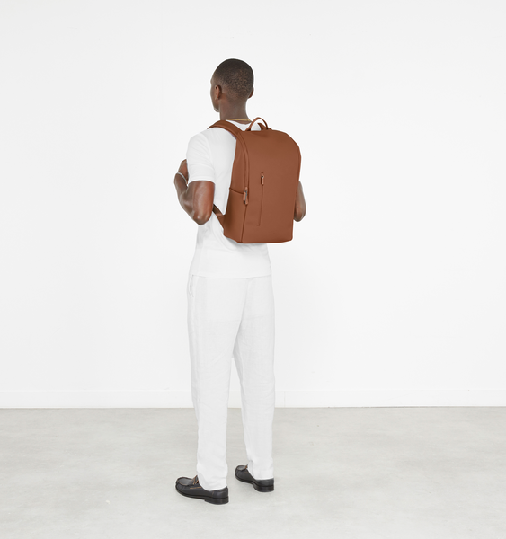 Lost In Berlin Reppu 16"