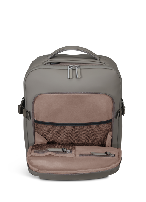 Lost In Berlin Reppu Pro 16"