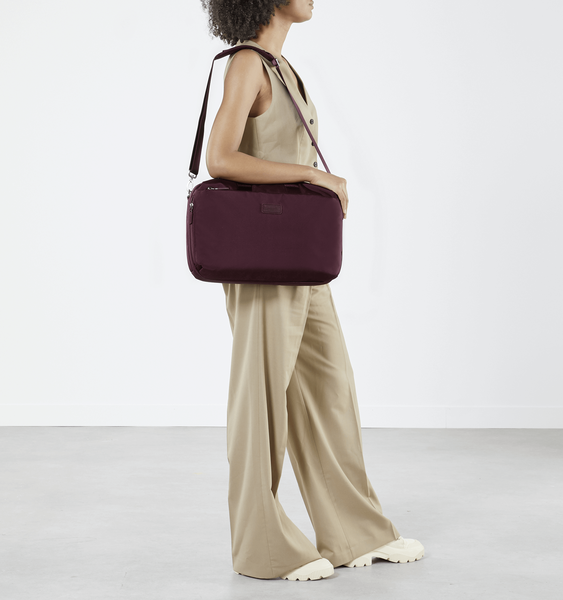 4BIZ tietokonelaukku